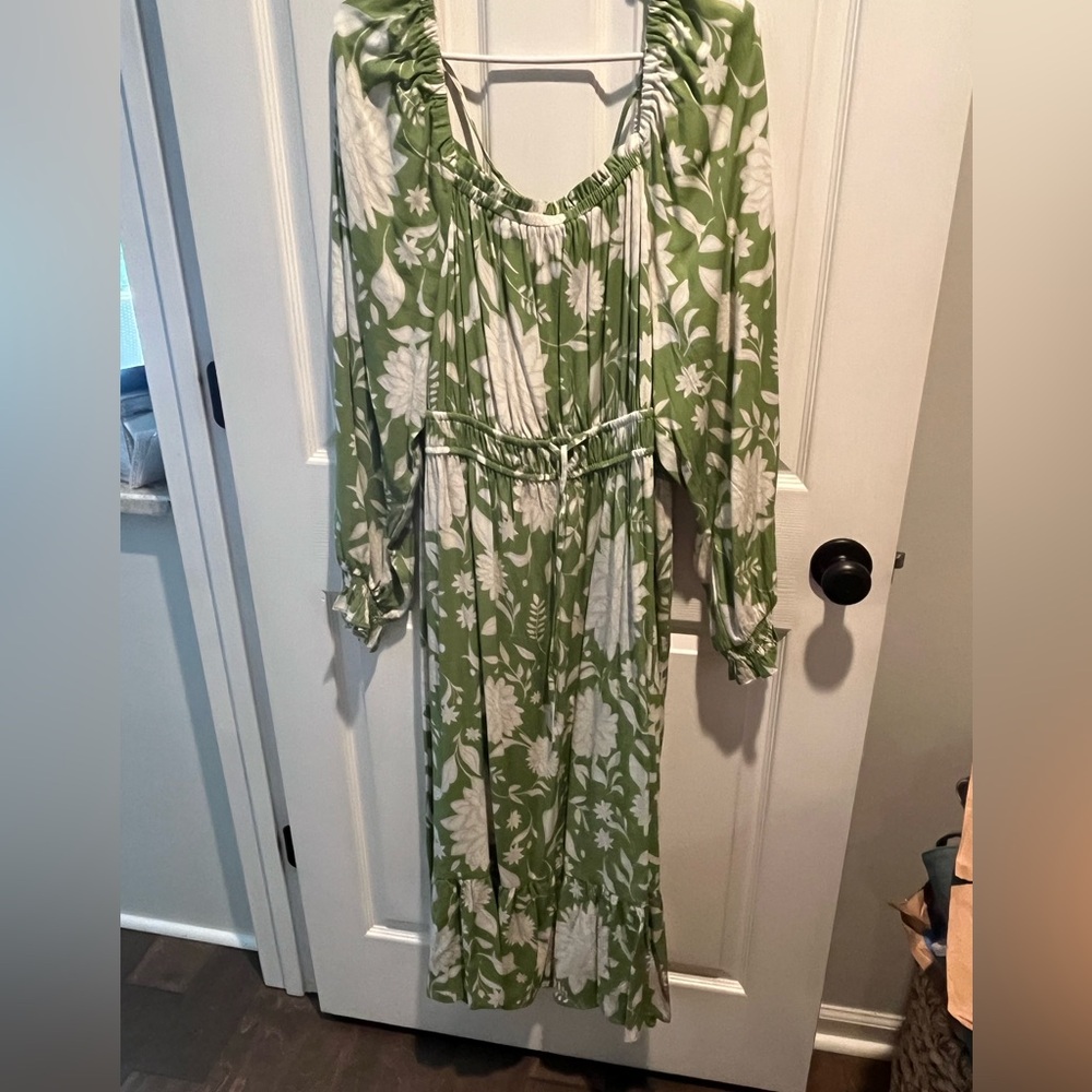 Ava & Viv green/white maxi